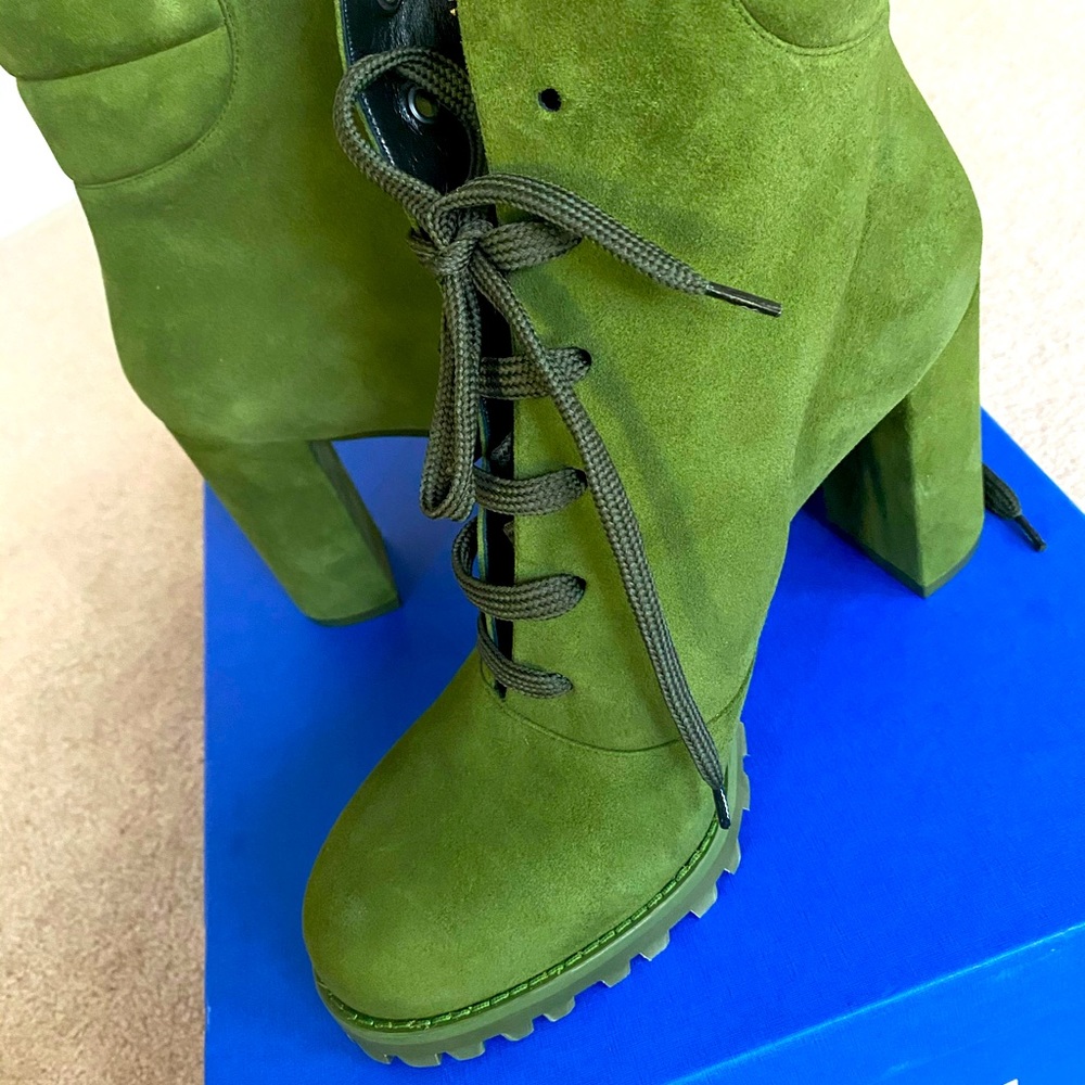 Stuart Weitzman Cyler Suede boot